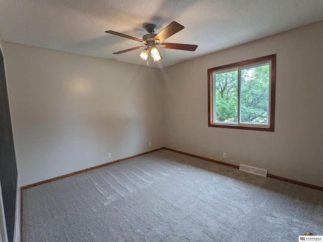 11517 Meredith Circle, Omaha, NE 68164