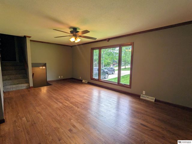 11517 Meredith Circle, Omaha, NE 68164