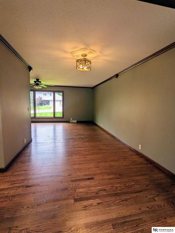 11517 Meredith Circle, Omaha, NE 68164