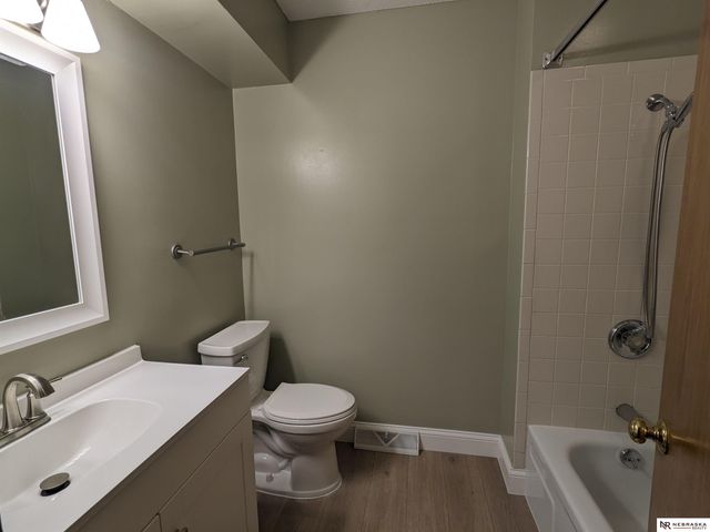 11517 Meredith Circle, Omaha, NE 68164