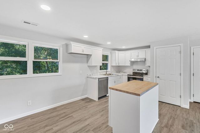 2411 Sunnyside Drive, Anderson, IN 46013