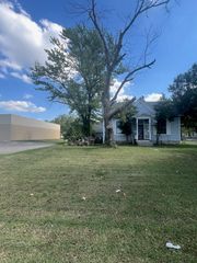 1011 S Madison Street, Webb City, MO 64870