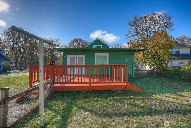 205 Brandywine Ave, Dupont, WA 98327