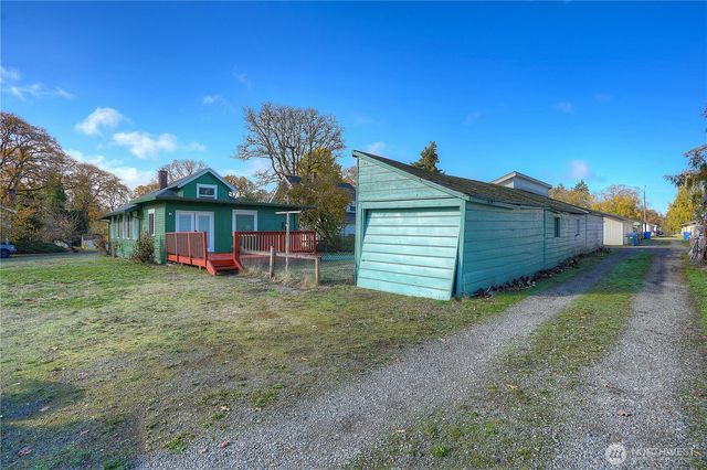 205 Brandywine Ave, Dupont, WA 98327