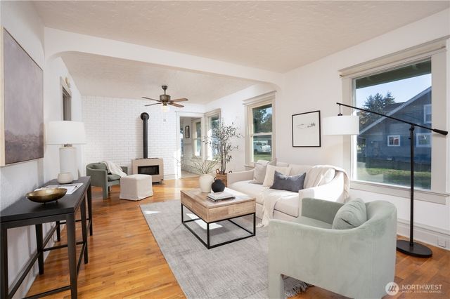 205 Brandywine Ave, Dupont, WA 98327