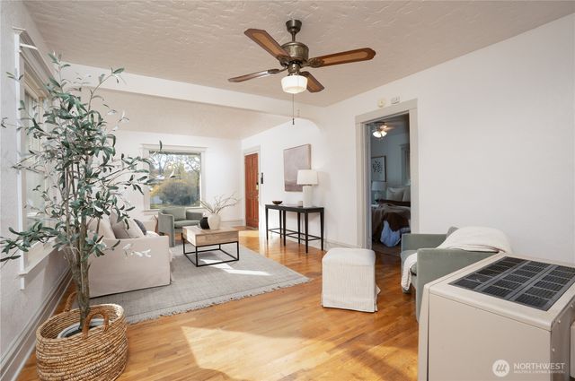 205 Brandywine Ave, Dupont, WA 98327