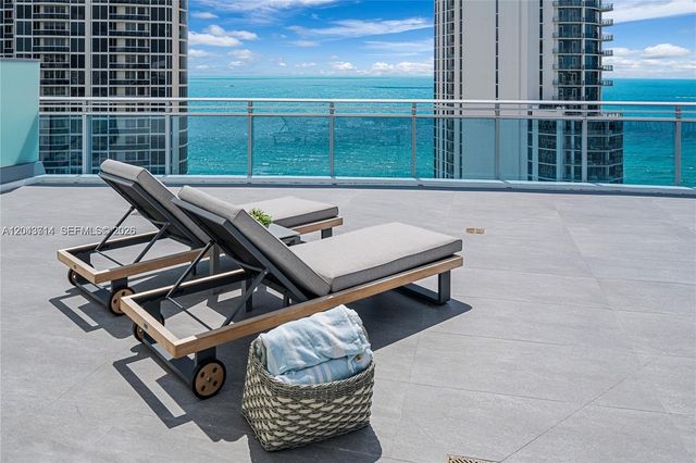 17550 Collins Avenue PH1, Sunny Isles Beach, FL 33160
