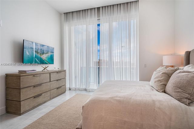 17550 Collins Avenue PH1, Sunny Isles Beach, FL 33160