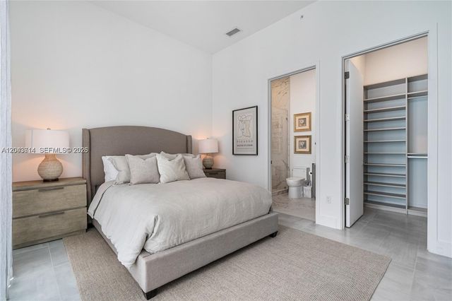 17550 Collins Avenue PH1, Sunny Isles Beach, FL 33160