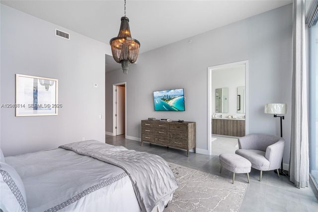 17550 Collins Avenue PH1, Sunny Isles Beach, FL 33160
