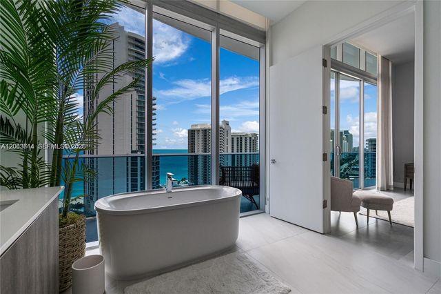 17550 Collins Avenue PH1, Sunny Isles Beach, FL 33160