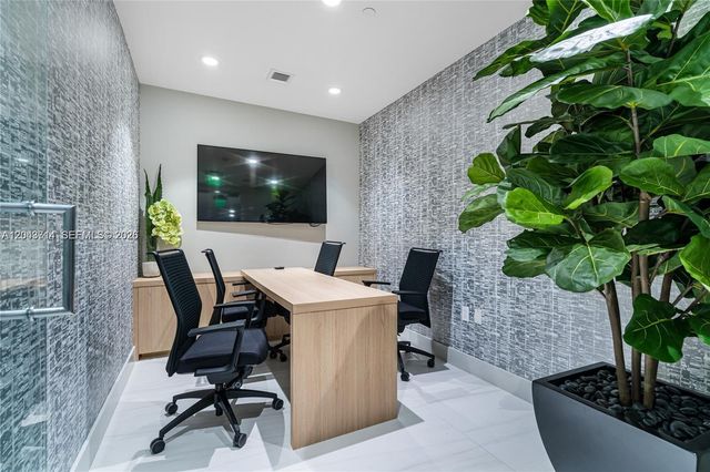 17550 Collins Avenue PH1, Sunny Isles Beach, FL 33160