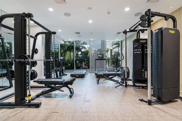 17550 Collins Avenue PH1, Sunny Isles Beach, FL 33160