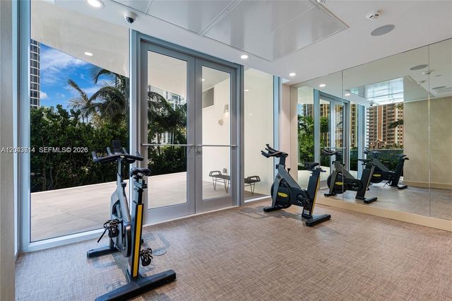 17550 Collins Avenue PH1, Sunny Isles Beach, FL 33160