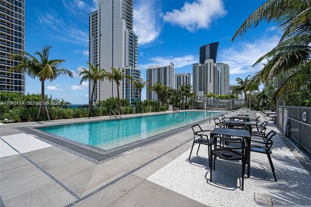 17550 Collins Avenue PH1, Sunny Isles Beach, FL 33160