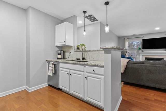 8378 Greyhawk Circle, Columbus, OH 43240