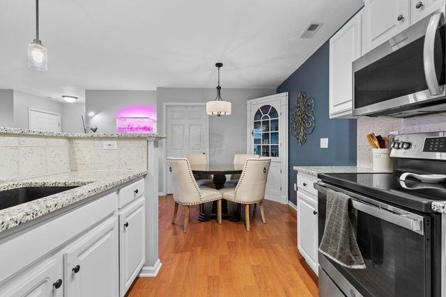 8378 Greyhawk Circle, Columbus, OH 43240