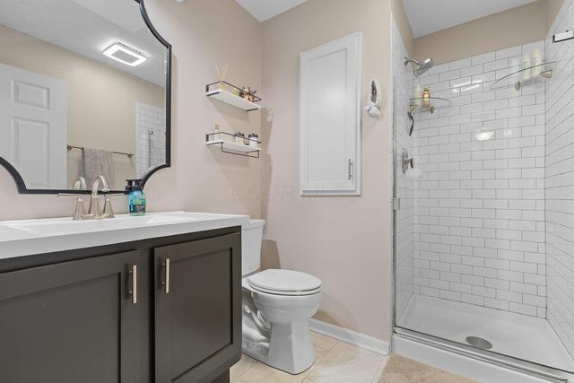 8378 Greyhawk Circle, Columbus, OH 43240