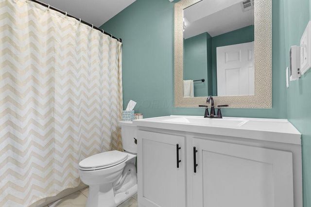 8378 Greyhawk Circle, Columbus, OH 43240