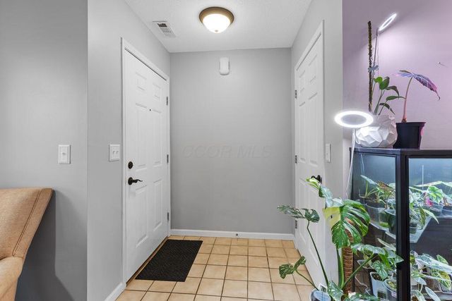 8378 Greyhawk Circle, Columbus, OH 43240