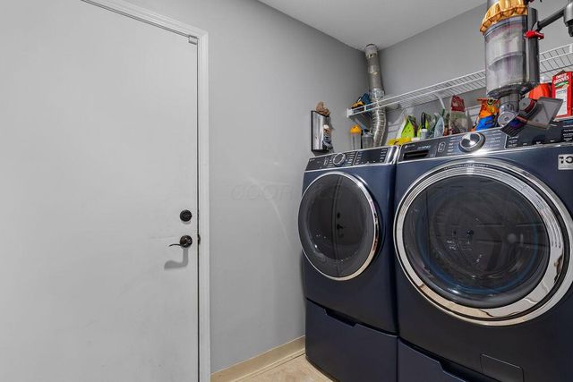 8378 Greyhawk Circle, Columbus, OH 43240