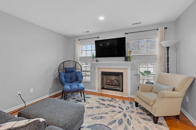 8378 Greyhawk Circle, Columbus, OH 43240