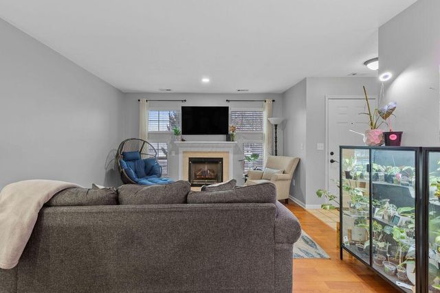 8378 Greyhawk Circle, Columbus, OH 43240