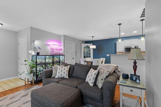 8378 Greyhawk Circle, Columbus, OH 43240