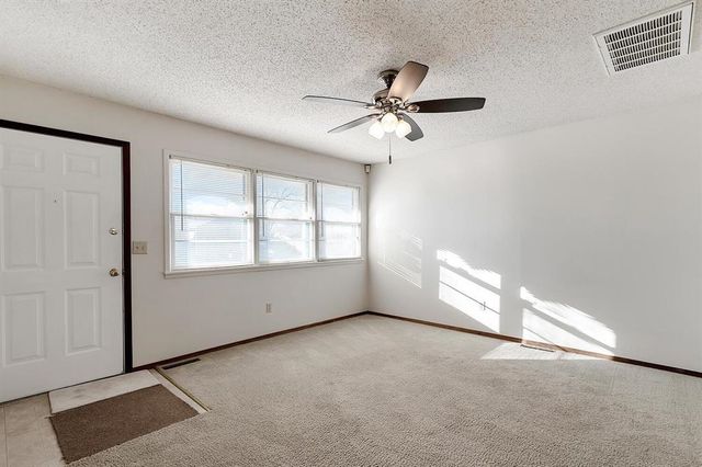 2602 W Hadden Ave, Wichita, KS 67217