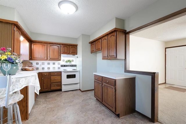 2602 W Hadden Ave, Wichita, KS 67217