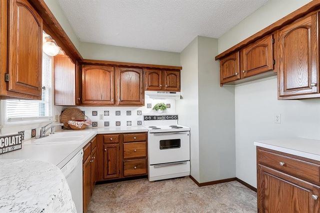 2602 W Hadden Ave, Wichita, KS 67217