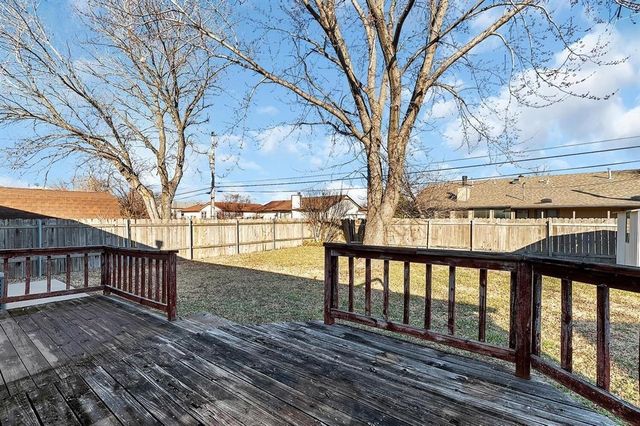 2602 W Hadden Ave, Wichita, KS 67217