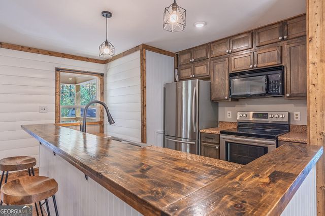 334 Ponderosa Road, Ellijay, GA 30540