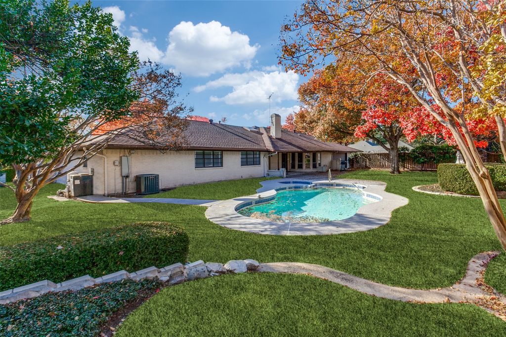 5529 Tanbark Road, Dallas, TX 75229