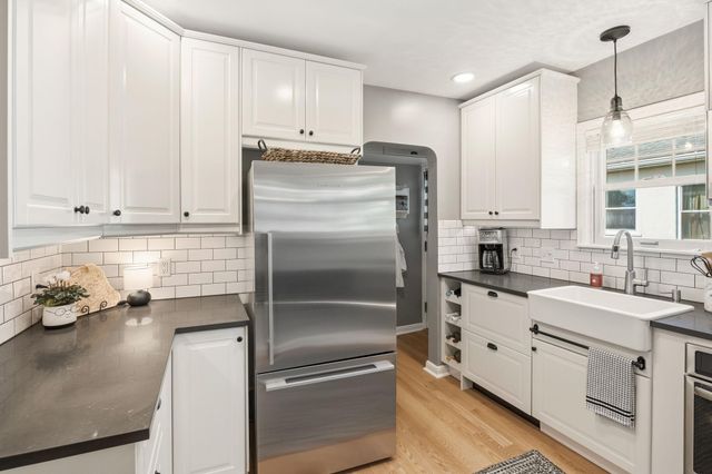 1512 Eleanor Avenue, Saint Paul, MN 55116