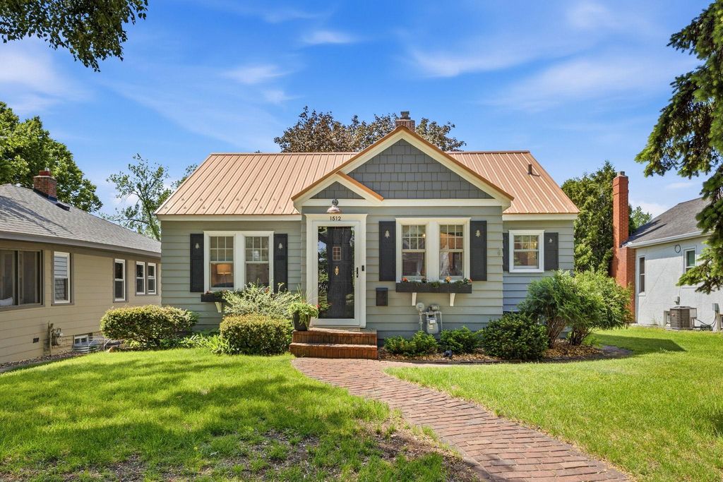 1512 Eleanor Avenue, Saint Paul, MN 55116
