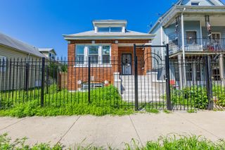 8528 S Escanaba Avenue, Chicago, IL 60617