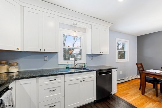 20 Roosevelt Dr, Ogdensburg Boro, NJ 07439