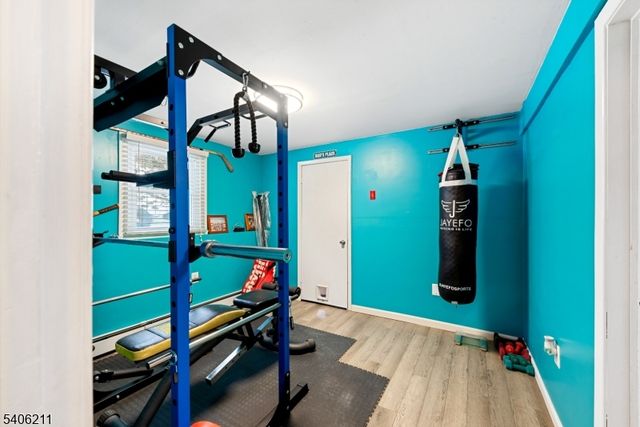 20 Roosevelt Dr, Ogdensburg Boro, NJ 07439