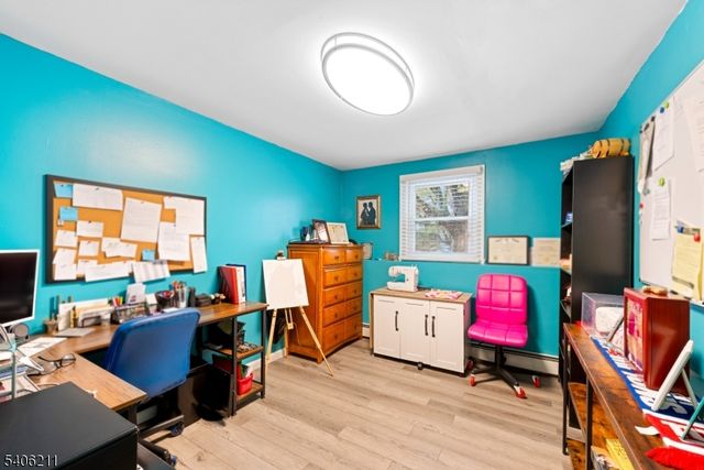 20 Roosevelt Dr, Ogdensburg Boro, NJ 07439