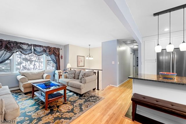 20 Roosevelt Dr, Ogdensburg Boro, NJ 07439