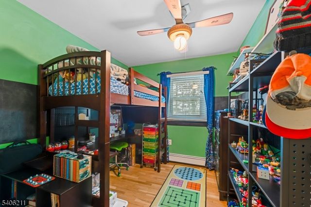 20 Roosevelt Dr, Ogdensburg Boro, NJ 07439