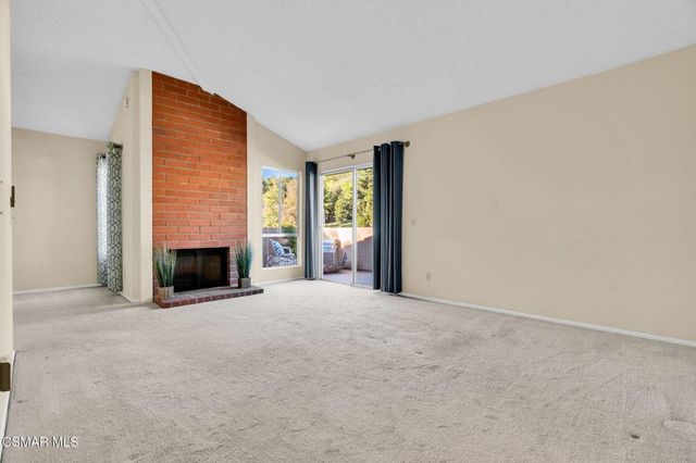 245 Oakleaf Drive 202, Thousand Oaks, CA 91360