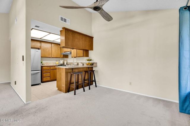 245 Oakleaf Drive 202, Thousand Oaks, CA 91360