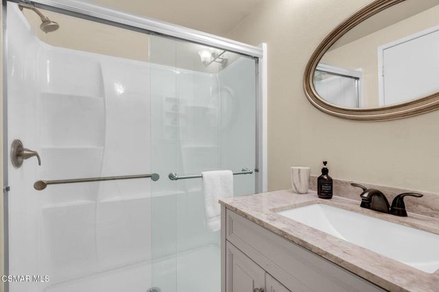 245 Oakleaf Drive 202, Thousand Oaks, CA 91360