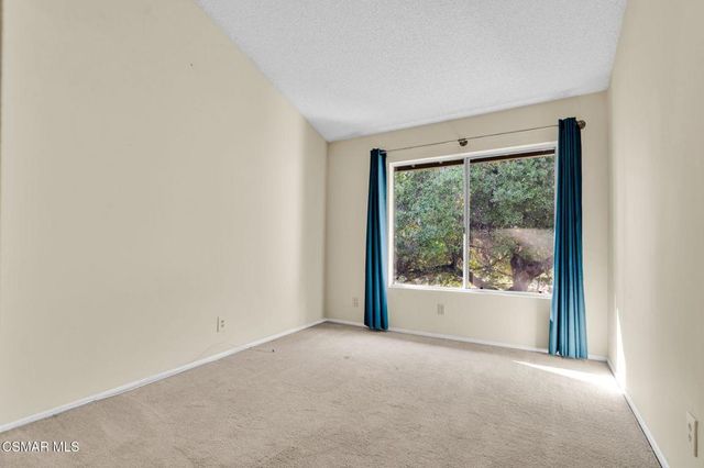 245 Oakleaf Drive 202, Thousand Oaks, CA 91360