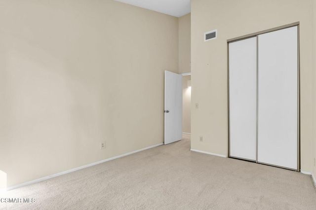 245 Oakleaf Drive 202, Thousand Oaks, CA 91360