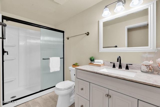 245 Oakleaf Drive 202, Thousand Oaks, CA 91360