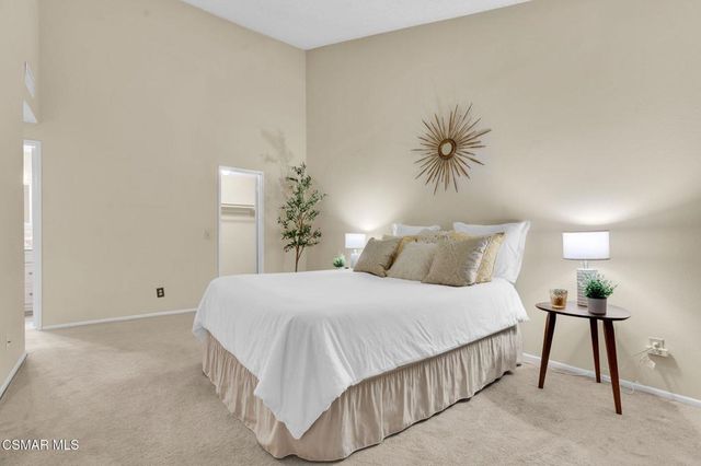 245 Oakleaf Drive 202, Thousand Oaks, CA 91360