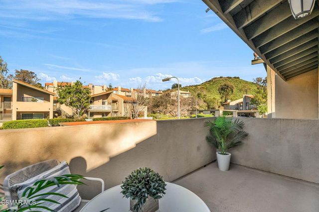 245 Oakleaf Drive 202, Thousand Oaks, CA 91360